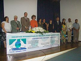 A mesa de abertura teve a presença de representantes da UFF, da UFRJ e da Prefeitura de Niterói