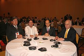 Reitor da UFF, Roberto Salles; secretário Nacional de Educação Superior, Ciência e Tecnologia do Equador, Reneé Ramirez; vice-presidente da Andifes e reitor da UFSC, Álvaro Prata; e presidente da OUI, Marcial Rubio